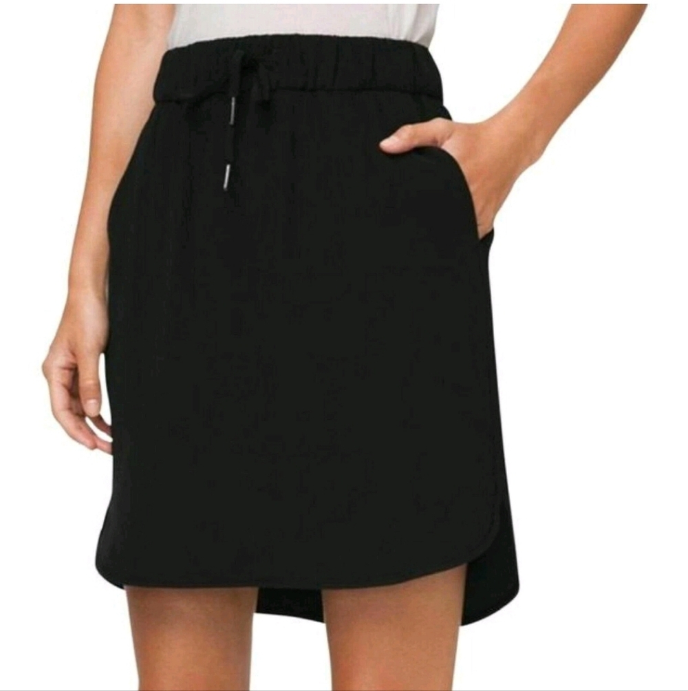 Lululemon On the Fly Black Skirt